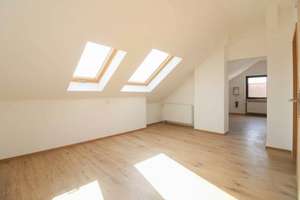 1-Zimmer Dachgeschosswohnung in Top lage Seckbachs – Die vollständige Adresse der Immobilie erhältst du vom Anbieter., 60389 Seckbach, Frankfurt am Main – Vorschaubild 1