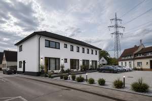 Kernsaniert! 2-Zimmer Wohnung mit Terrasse, Küche und Bad
