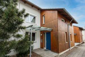 Modernes Reihenhaus mit 6 Zimmern, A+ Energieeffizienz, Carport und Garten – ein Traum für Familien – Wittenbergpark 12, 30179 Sahlkamp, Hannover – Vorschaubild 1