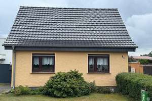 Geräumiges Einfamilienhaus mit 9 Zimmern und Garage in Zehdenick – Die vollständige Adresse der Immobilie erhältst du vom Anbieter., 16792 Zehdenick – Vorschaubild 2