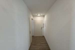 FÜR MAXIMAL ZWEI PERSONEN: IN 2017 RENOVIERTE 2-ZIMMER-WOHNUNG MIT WESTBALKON IN NBG.-WÖHRD – Schranke 16, 90489 Wöhrd, Nürnberg – Vorschaubild 4