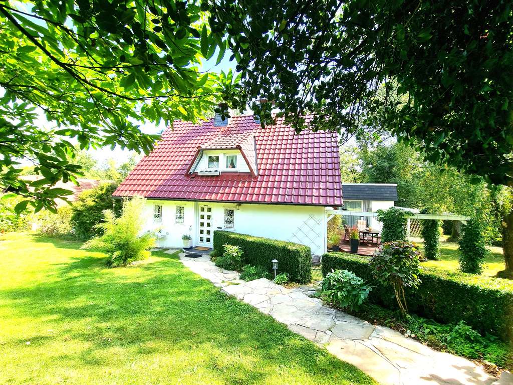 Immobilie in Kierspe - Idyllisches Einfamilienhaus mit Einliegerwohnung großem Gartengrundstück  in Kierspe - Bild 0