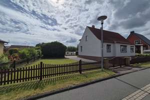 Einfamilienhaus mit Einliegerwohnung und großzügigem Grundstück in Mockrehna zu verkaufen! – Gartenweg 10, 4862 Mockrehna – Vorschaubild 3