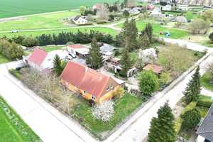 Gemütliches Einfamilienhaus, ca. 161m² Wfl., 6 Zi., Terrasse., Winterg. & 2322m² grünes Grundstück! – Demmin (Kreis) – Vorschaubild 2