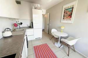 Stilvolle 2-Zimmer-Wohnung mit zwei Balkonen und TG-Stellplatz – Moselstraße 16-20, 50674 Neustadt/Süd, Köln – Vorschaubild 5