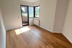 Wuppertal-Südstadt! Exklusive und barrierefreie 3 Zimmer Wohnung mit Balkon, direkt vom Eigentümer – Dürerstr. 9, 42119 Wuppertal – Vorschaubild 3