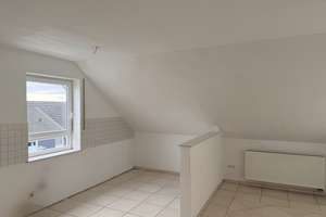 Wohnen mit Charakter: 3-Zimmer-Dachgeschosswohnung in Schloß Holte-Stukenbrock – Gerstenkamp 29 a, 33758 Schloß Holte-Stukenbrock – Vorschaubild 2