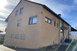 Zweifamilienhaus mit großzügigem Hallenanbau und eigenem Wellnessbereich – Die vollständige Adresse der Immobilie erhältst du vom Anbieter., 78669 Wellendingen – Vorschaubild 2