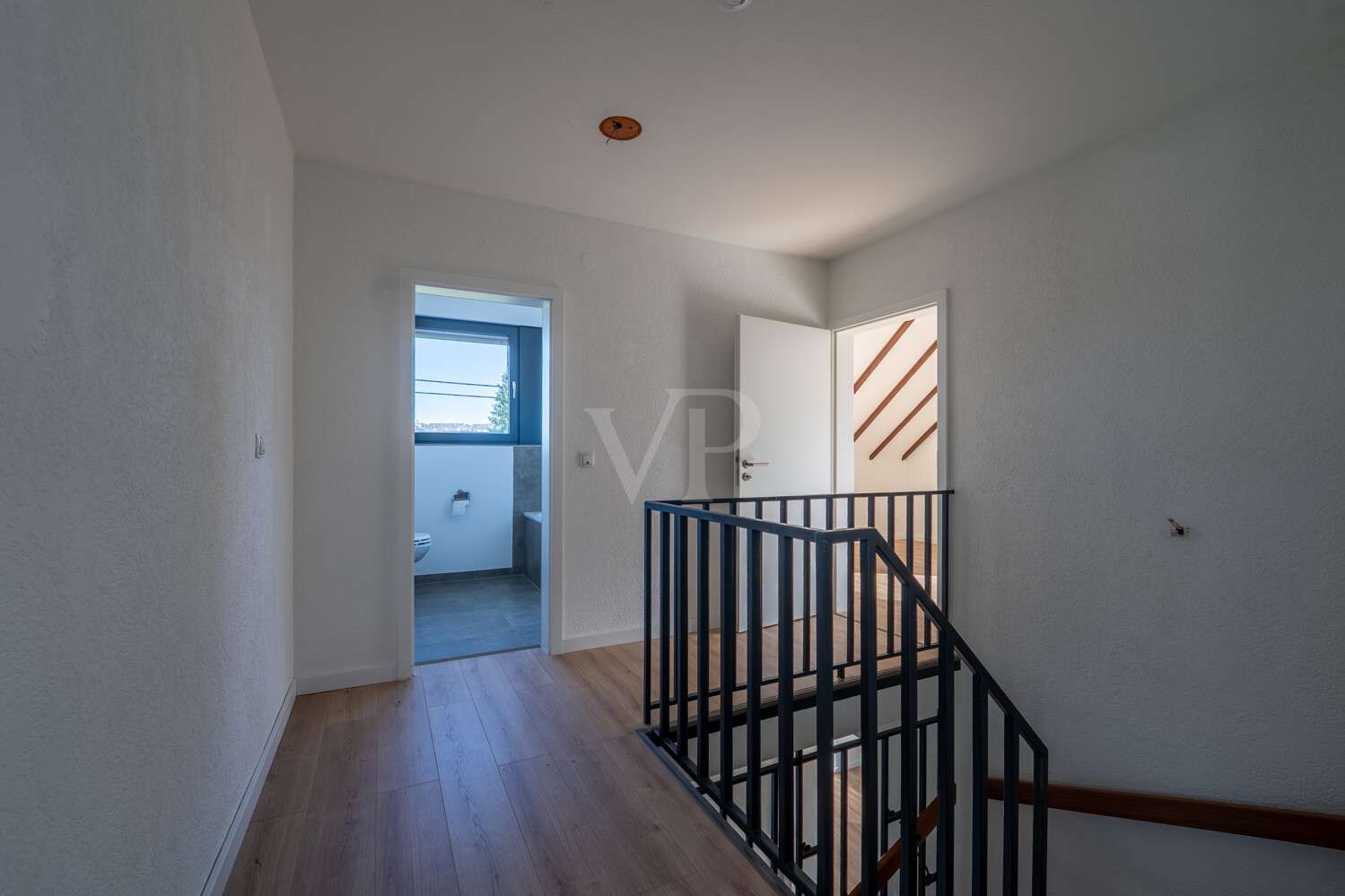 Immobilie in Simmern - Renoviertes Einfamilienhaus mit Einliegerwohnung in idyllischer Ortsrandlage - Bild 3