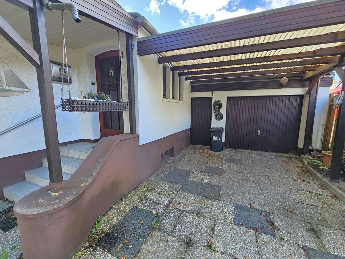 Familienfreundliches Einfamilienhaus mit Vollkeller, Garage und großzügigem Garten, Bremerhaven – Bild 3