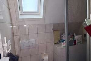 Teilmöblierte 2-Zimmer-Dachgeschosswohnung mit Einbauküche & Tageslichtbad – Die vollständige Adresse der Immobilie erhältst du vom Anbieter., 70199 Heslach, Stuttgart – Vorschaubild 3
