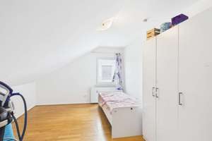 Wohnen ohne Kompromisse! 310 qm Wohnfläche, 10 Zimmer, Garten, Garage, Vollkeller und PV in Destedt! – Schulstraße 2, 38162 Cremlingen – Vorschaubild 16