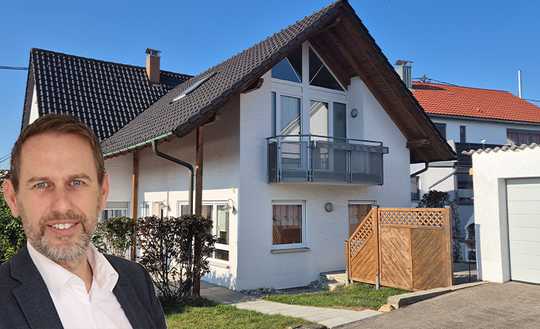 Gepflegtes Ein- bis Zweifamilienhaus in ruhiger Wohnlage mit 3 Garagen