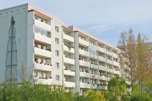 Gemütliche 3 Zimmer suchen Familie! – Belziger Ring 64, 12689 Marzahn, Berlin – Vorschaubild 1