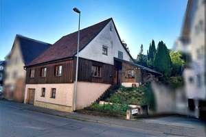 Ehemaliges Bauernhaus in zentrumsnaher Lage – Die vollständige Adresse der Immobilie erhältst du vom Anbieter., 72639 Neuffen – Vorschaubild 1