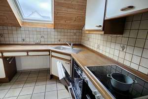 4-Zimmer-Dachgeschosswohnung mit großer Wohnküche – Die vollständige Adresse der Immobilie erhältst du vom Anbieter., 72574 Bad Urach – Vorschaubild 3