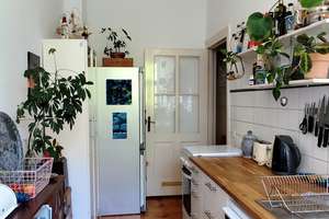 Bitte Anzeige aufmerksam lesen, WBS für 2-Zi, 1. OG, 800 EUR pro m² Genossenschaftsanteile – Krossener Straße 36, 10245 Friedrichshain, Berlin – Vorschaubild 2