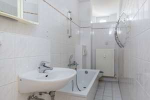 Elegante Stuckaltbauwohnung mit Potential nahe Brosepark! – Die vollständige Adresse der Immobilie erhältst du vom Anbieter., 13156 Niederschönhausen, Berlin – Vorschaubild 2