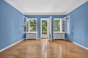Charmante Villa im Landhausstil in Toplage von Berlin-Zehlendorf – wenige Schritte vom Mexikoplatz – Die vollständige Adresse der Immobilie erhältst du vom Anbieter., 14163 Zehlendorf, Berlin – Vorschaubild 1