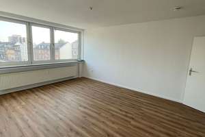 renovierte helle 3 Zimmer Wohnung , 76 m² -  in Oberhausen-Marienkirche – Schwartzstr. 100, 46045 Marienkirche, Oberhausen – Vorschaubild 2