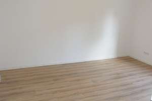 Sanierte 1,5-Zimmer-Kochn.-Diele-Bad, 31 m², EBK, mit Design-Badezimmer, im Hochparterre, ab 01.06. – Alter Postweg 48a, 86159 Hochfeld, Augsburg – Vorschaubild 5
