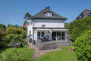 Traumhaftes Stadthaus mit wunderschönem Gartengrundstück – Die vollständige Adresse der Immobilie erhältst du vom Anbieter., 12247 Steglitz, Berlin – Vorschaubild 2