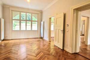 Lichtdurchflutete Altbau-Perle mit EBK & Wintergarten – Stuttgart – Vorschaubild 6