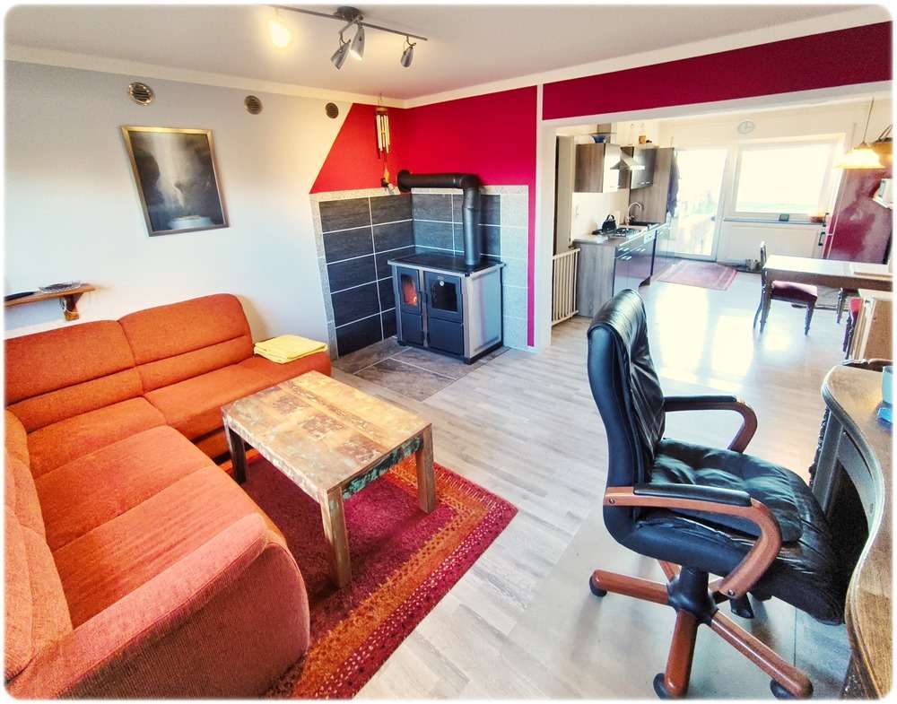 Immobilie in Lehrte - Lehrte-Röddensen: Perfekt für Familien – 2 Wohnungen auf 3 Etagen laden zum gemeinsamen Leben ein! - Bild 2