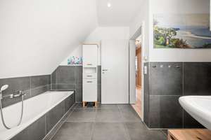 Energieeffizientes Kapitänshaus mit Dachterrasse in ruhiger Lage von Laboe – Die vollständige Adresse der Immobilie erhältst du vom Anbieter., 24235 Laboe – Vorschaubild 29