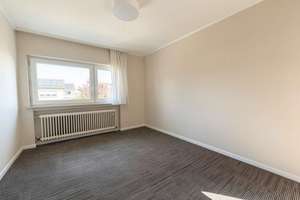 Sechs Zimmer, viel Freiraum und ein Garten rundherum – endlich Platz für Familienleben. – Die vollständige Adresse der Immobilie erhältst du vom Anbieter., 64291 Arheilgen, Darmstadt – Vorschaubild 9