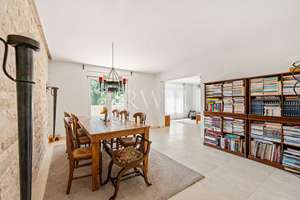 Hochwertig renovierte 5,5-Zimmer-Wohnung mit Balkon in grüner Umgebung (Stuttgart-Zuffenhausen) – 70439 Zuffenhausen-Frauensteg, Stuttgart – Vorschaubild 2
