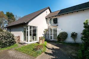 4-Parteien-Ensemble in grüner Citylage: 3-Familienhaus mit Anbau! – Die vollständige Adresse der Immobilie erhältst du vom Anbieter., 40878 Zentrum, Ratingen – Vorschaubild 2