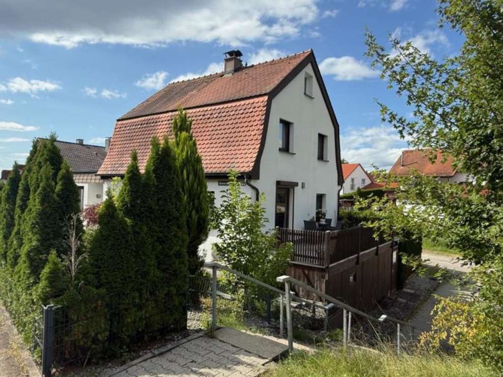 Immobilie in Mittelbiberach - Frei stehendes Einfamilienhaus mit Charme - Einziehen und Wohlfühlen! - Bild 0