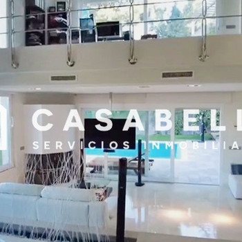 CASABELLA IMMOBILIEN verkauft spektakuläre Villa in Gilet.