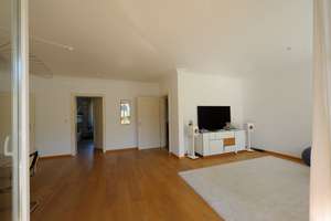 Super geschnittene, helle 4 Zimmer Wohnung mit Balkon! Neuhausen/Nymphenburg! – Nibelungenstraße 55a, 80639 Nymphenburg, München – Vorschaubild 15
