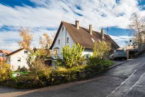 Zuhause ankommen in Eigeltingen! 3 Zi.-Wohnung im DG mit Stellplatz und viel Potential zum Ausbau