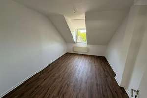 sanierte Dachgeschoss Wohnung mit Tageslichtbad – Die vollständige Adresse der Immobilie erhältst du vom Anbieter., 47166 Alt-Hamborn, Duisburg – Vorschaubild 2