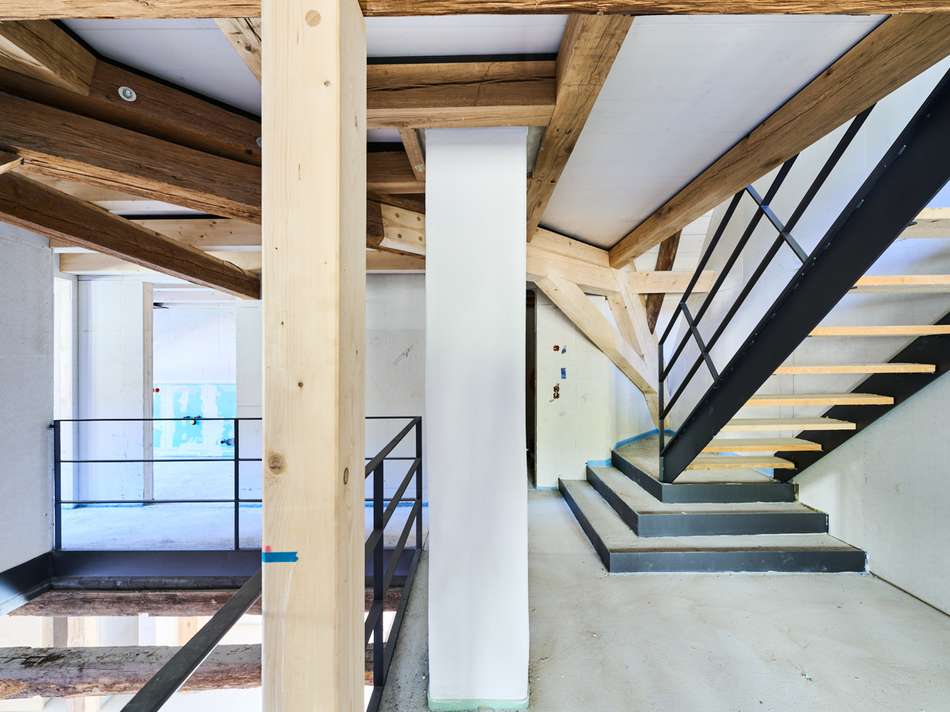 Galerie im 1. DG mit Treppenau