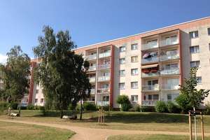 3-Raum-Wohnung mit Blick auf den Stadtteilpark – Albert-Einstein-Straße 14, 39387 Oschersleben (Bode) – Vorschaubild 2