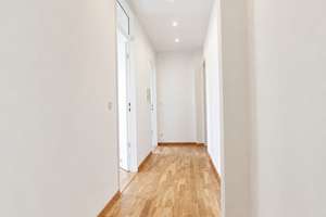 DACHGESCHOSS MIT WEITBLICK IN DIE DÖNCHE | 104 m² MIT GALERIE – 34131 Bad Wilhelmshöhe, Kassel – Vorschaubild 2