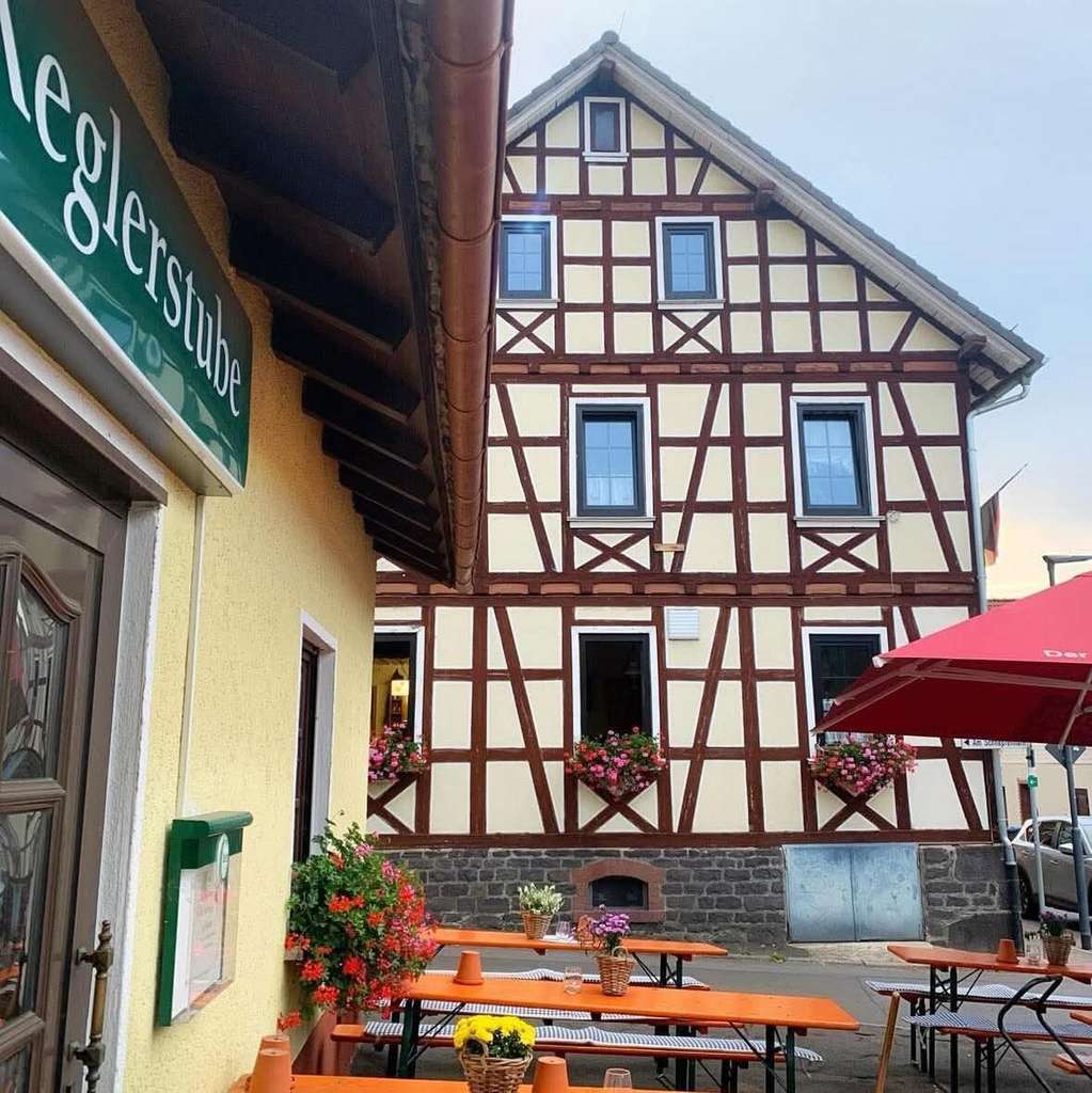 Immobilie in Feldatal - Vom Traditionshaus zum modernen Wohnensemble!

 - Bild 0