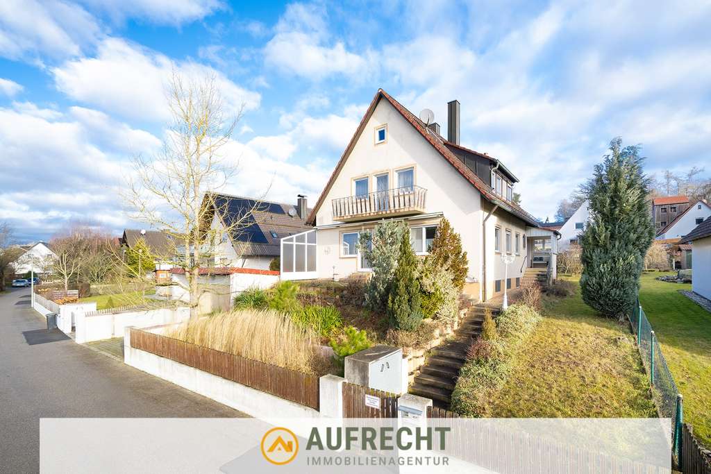 Immobilie in Erdweg - A U F R E C H T °HIER WERDEN WOHNTRÄUME WAHR° sanierungsbedürftiges Zweifamilienhaus in Eisenhofen - Bild 0