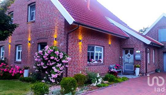 Bild von Ein Zuhause mit Charakter – Elegantes Einfamilienhaus mit separater Ferienwohnung in idyllischer Lag