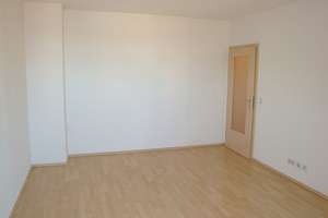 Schöne DG-Whg mit heller Küche und moderner EBK + Abstellraum im Treppenhaus – Agnesstraße 14, 9130 Schloßchemnitz, Chemnitz – Vorschaubild 13