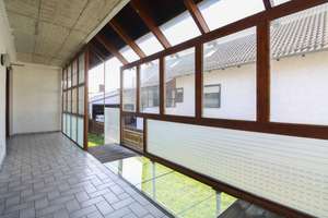 Preis-Leistungs-Highlight: Haus mit kleinem Garten & Terrasse zum Wohnungspreis – Die vollständige Adresse der Immobilie erhältst du vom Anbieter., 86669 Königsmoos – Vorschaubild 3
