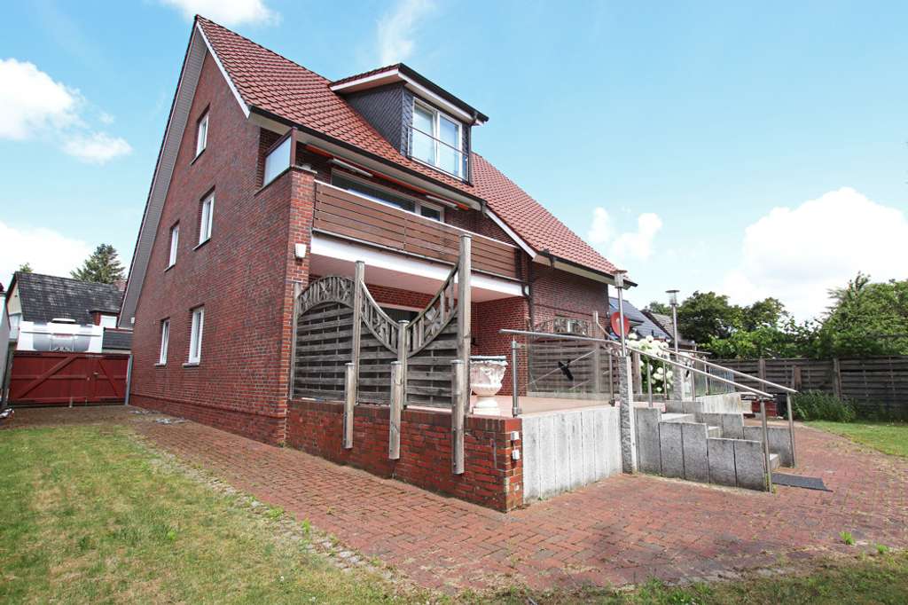 Immobilie in Bad Schwartau - „Hochwertig modernisiertes Wohnhaus in Bad Schwartau: Viel Platz und Komfort für die ganze Familie.“ - Bild 2