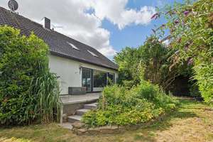 Viel Raum zum Leben – Liebevolles Zweifamilienhaus in beliebter Wohnlage zum Sofortbezug – Die vollständige Adresse der Immobilie erhältst du vom Anbieter., 61206 Wöllstadt – Vorschaubild 7