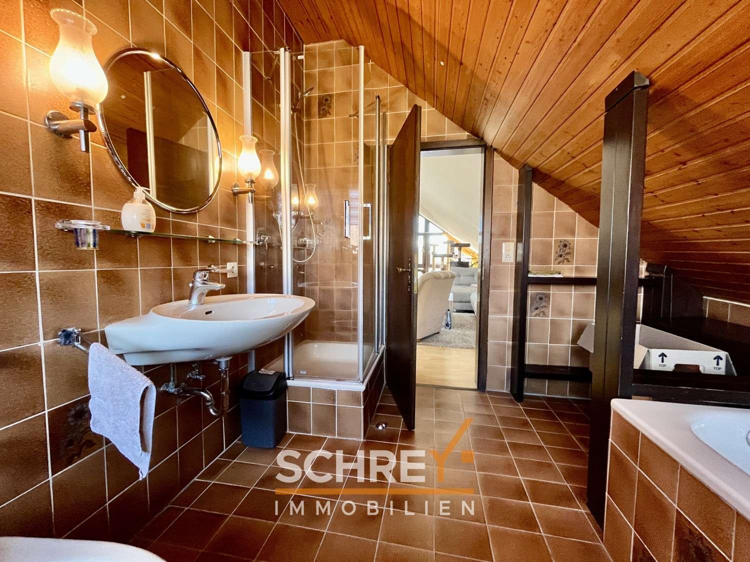 Immobilie in Bersenbrück - Viel Platz für Ihre Wohnideen – Zweifamilienhaus mit über 266 m² - Bild 1