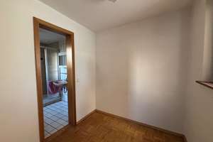 Charmante Doppelhaushälfte in beliebter Wohnlage -  Sanierung oder Neubau – Die vollständige Adresse der Immobilie erhältst du vom Anbieter., 70567 Sternhäule, Stuttgart – Vorschaubild 9
