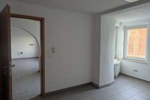 Großer Balkon + 4 Zimmer + Wohnküche + 2 Bäder + PKW-Stellplatz* in Sudenburg – Schöninger Straße 22, 39112 Sudenburg, Magdeburg – Vorschaubild 13